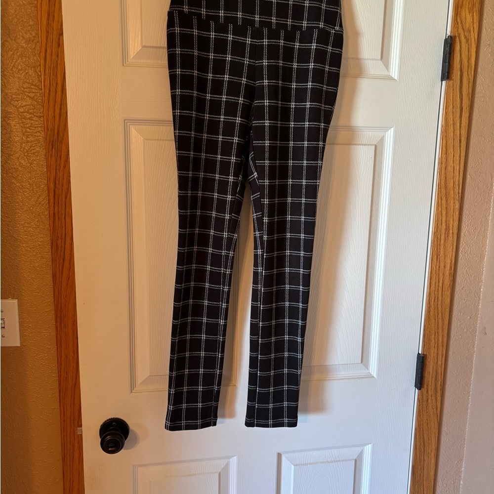 INC International Concepts Black and White Plaid Leggings